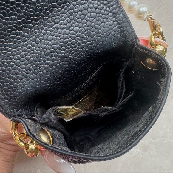 Authentic CHANEL Vintage CC Caviar Leather Mini Pouch Cigarette Crossbody Bag - Picture 16 of 16
